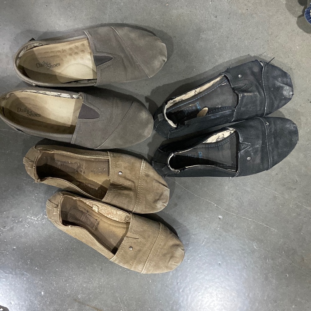 Very worn shoes